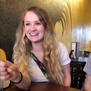 Meet your Posher, Hannah